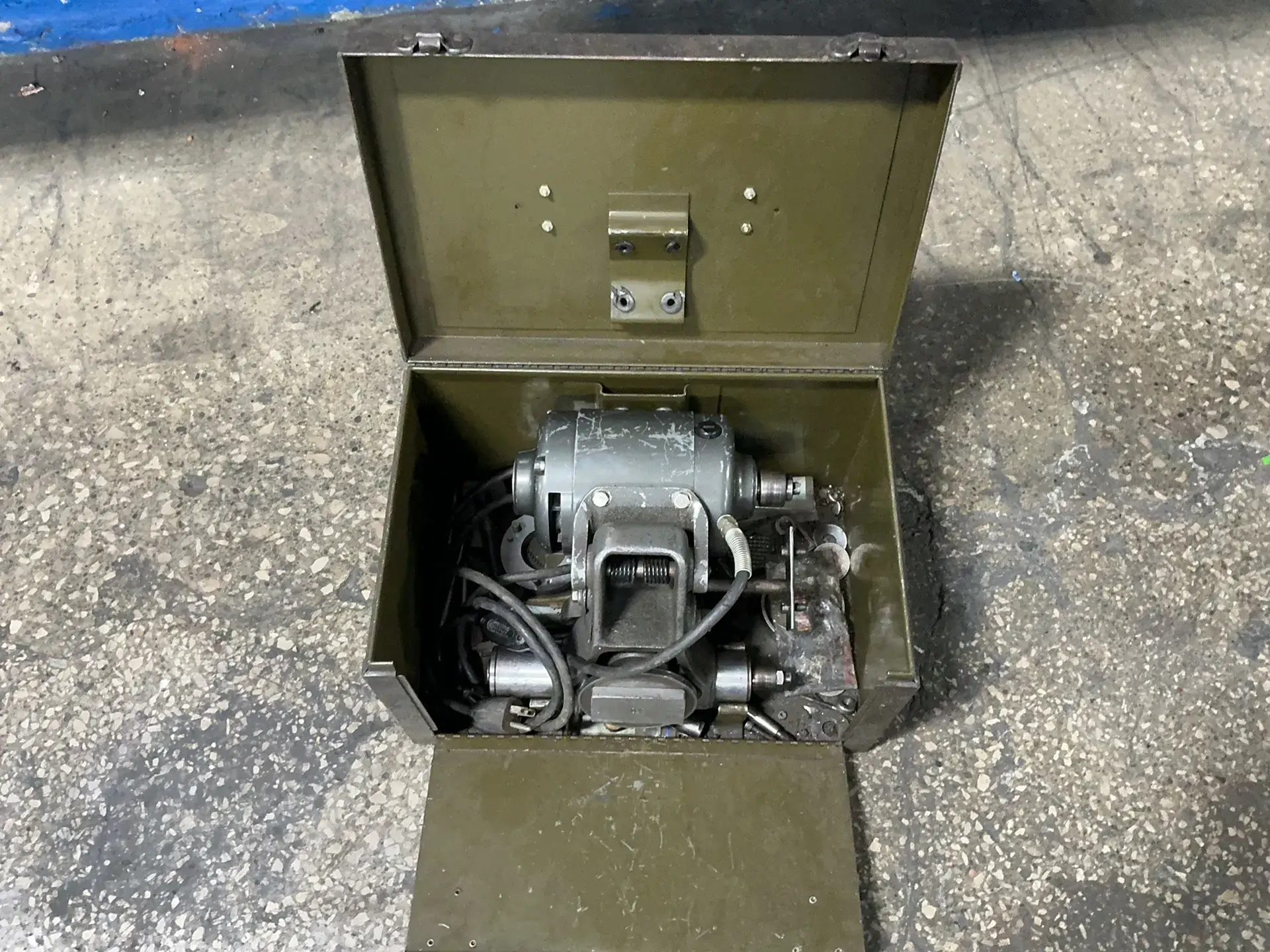 Used DUMORE 5021 Tool Post Grinders Ohio US | HGR 24 #1411350