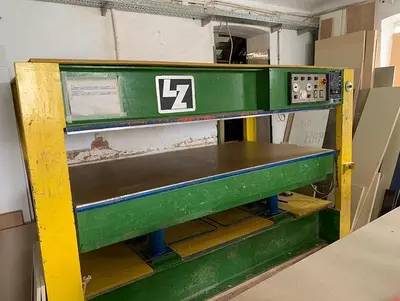 USED 2019 LANGZAUNER LZT