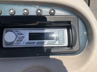 USED 1998 STARCRAFT STARDECK 261