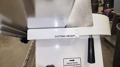 DUTCHESS M-270 Table Top Bun Slicer | Harvest Equipment and Fabrication Inc (3)