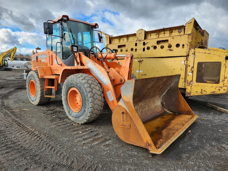 Used 2015 DOOSAN DL220-3 Wheel Loaders | Abele Tractor #1342917