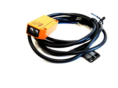 NEW IFM EFECTOR OU5006/OUE-DPKG PHOTOELECTRIC SENSOR OU5006OUEDPKG