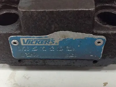 USED VICKERS CVCS25D1S210S19