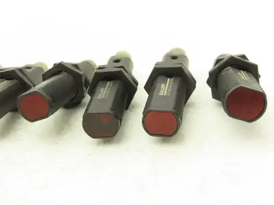 Balluff BOS18KF-PA-1QD-S4-C Retroreflective Photoelectric Sensor 0-4.5m Lot of 8