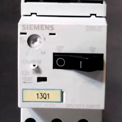 Siemens 3RV1011-1HA10 3 Pole Manual Motor Starter Loc4E28
