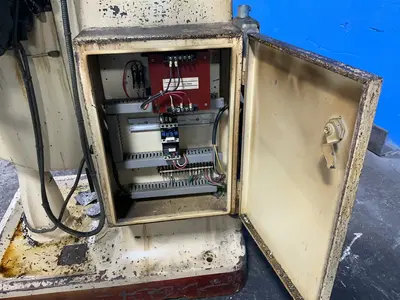 Used FALCON CHEVALIER MACHINERY INC. FM3VS Vertical Mills Ohio US | HGR 24 #1334579