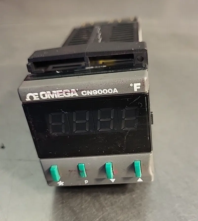Omega CN9000A Digital PID 992724 030 008 Tempe. Control.(BIN 3.2.3)