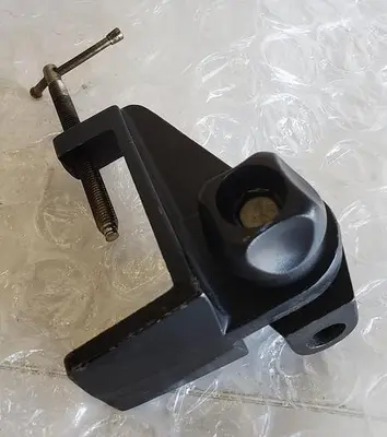 MAGNIFYING LAMP BRACKET BASE