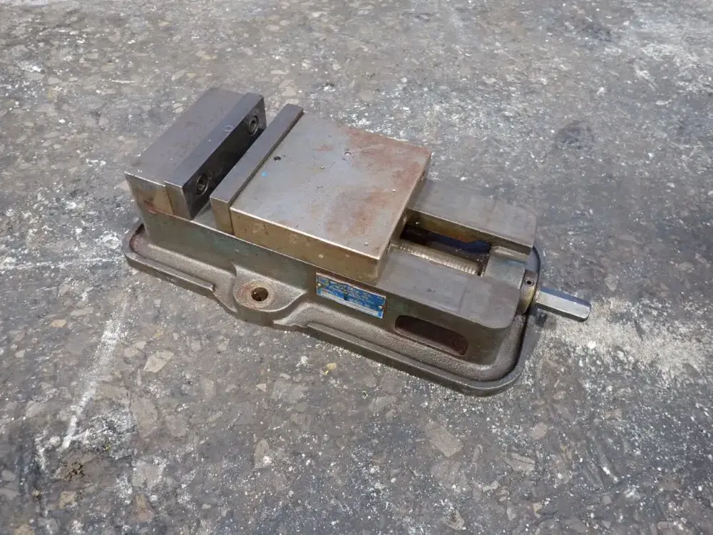 USED KURT MFG CO D60