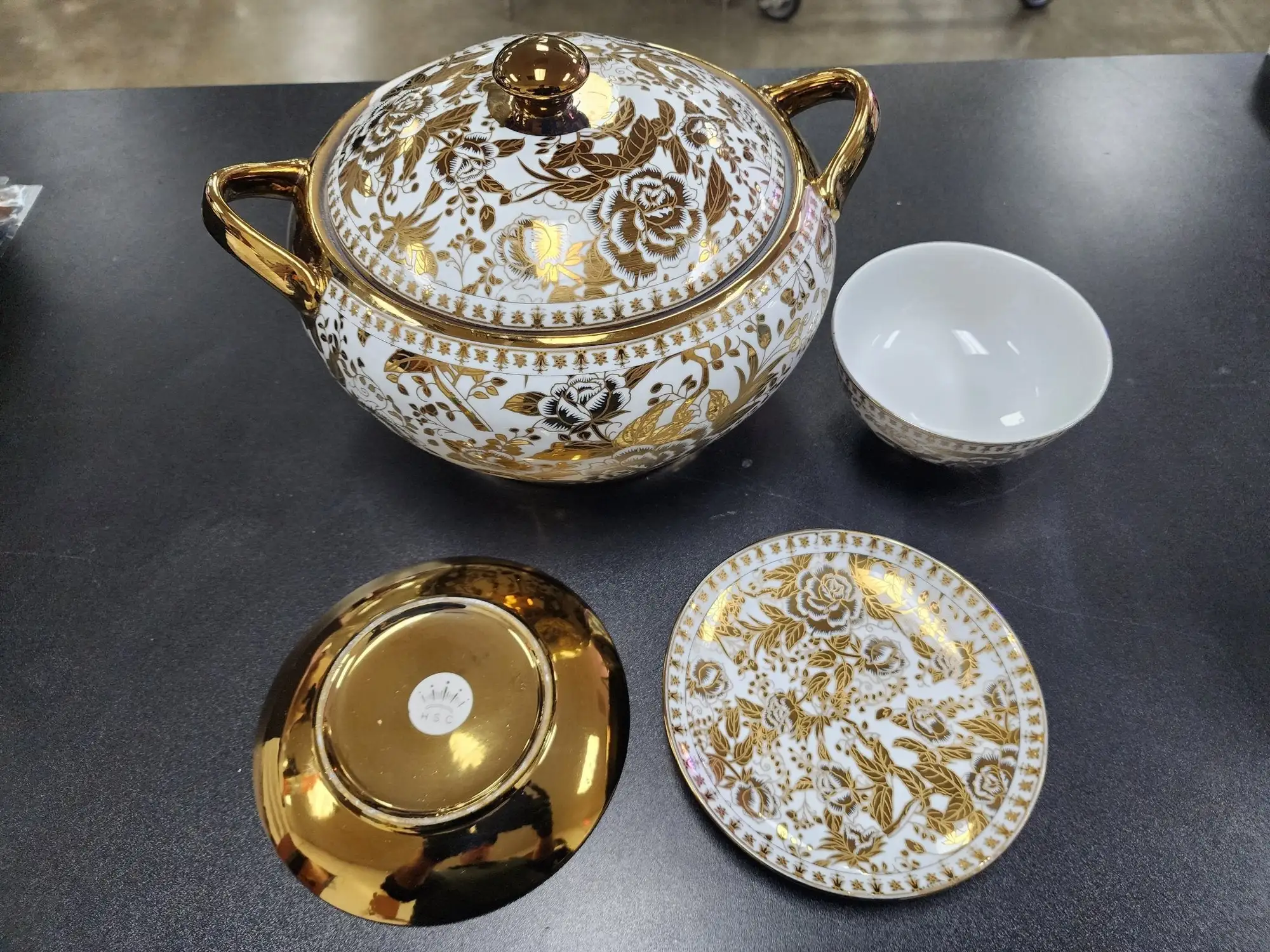 Used Isaac Peoria Used Fine Porcelain set gold plated C IP Restaurant Equipment (Miscellaneous) Illinois US | Falcon Restaurant Supply #1376699