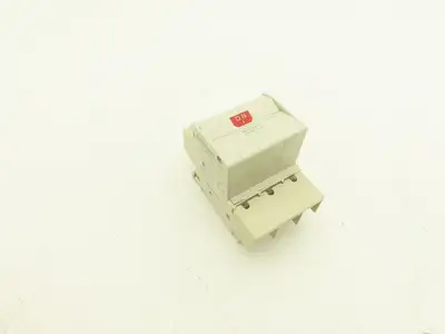 Mitsubishi Electric CP30-B A Circuit Breaker 20A 3-Pole 60Hz 250vAC Lot of 5