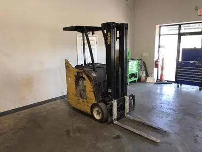 USED 2012 YALE ESC030AC