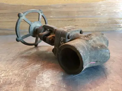 1 1/2" Class 800 Globe Valve API 602