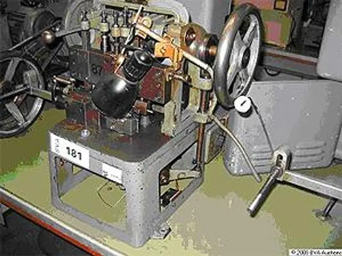 7059-100 Small Theodore Bechtold (Germany) Cable Chain Making Machine