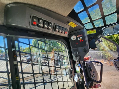 Used 2013 CATERPILLAR 262C2 Skid Steer Loaders New York US | Abele Tractor #1343058