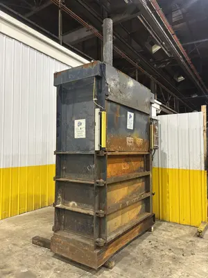 60" X 48" X 30" GENERAL HYDRAULICS DOUBLE DOOR VERTICAL HYDRAULIC BALER: STOCK #23657