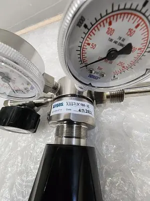 AIRGAS REGULATOR Y111213C580-AL 200 PSI - 4000 PSI