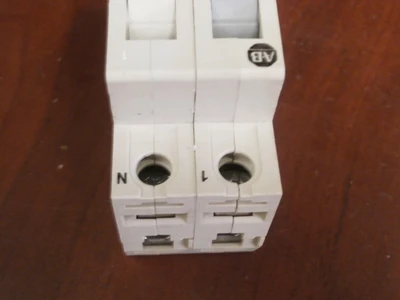 USED Allen-Bradley 1492-SP1C020-N