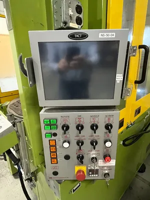 2010 NISSEI TNX50R5V VERTICAL CLAMP Injection Molding Horizontal/Vertical | Machinery Network (2)
