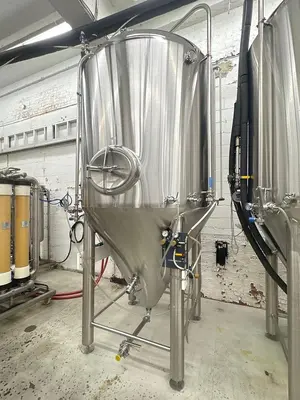 USED GLACIER TANKS 30 FV