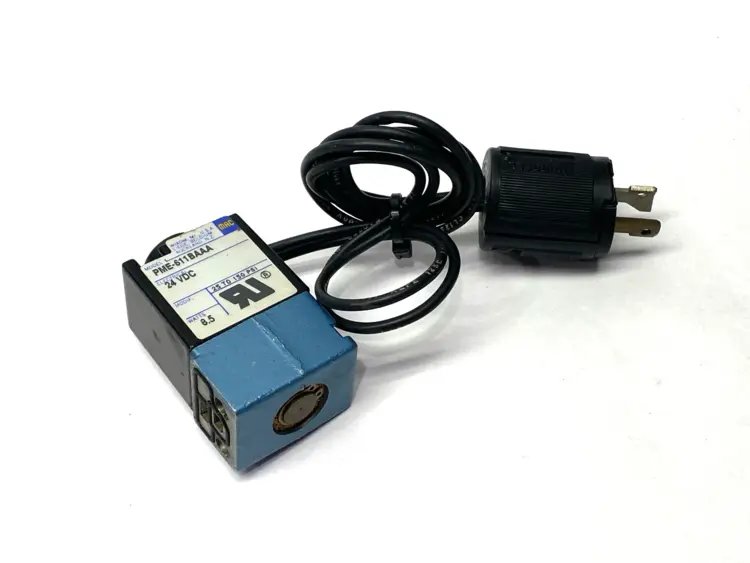 Used MAC VALVES SOLENOID COIL 25-150PSI 8.5W 24VDC MISSING SCREW Nuts & Screws | Maverick Industrial Sales #1102106