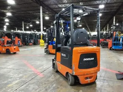 USED 2019 DOOSAN BC15S-5