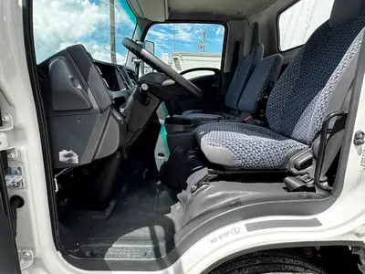 Used 2023 ISUZU NPR HD Box trucks Florida US | Truck and Van Outlet #1509136