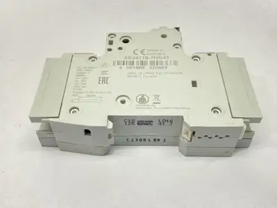 5SJ4118-7HG41 | Siemens  Miniature Circuit Breaker 15A 240V w/ 5ST3010-0HG Switch - Used