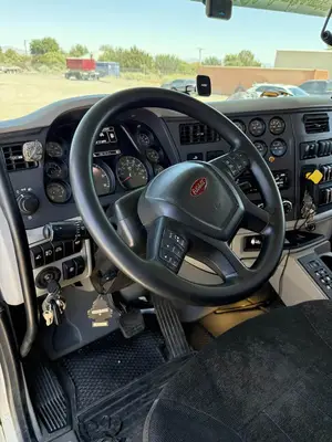 USED 2020 PETERBILT 567