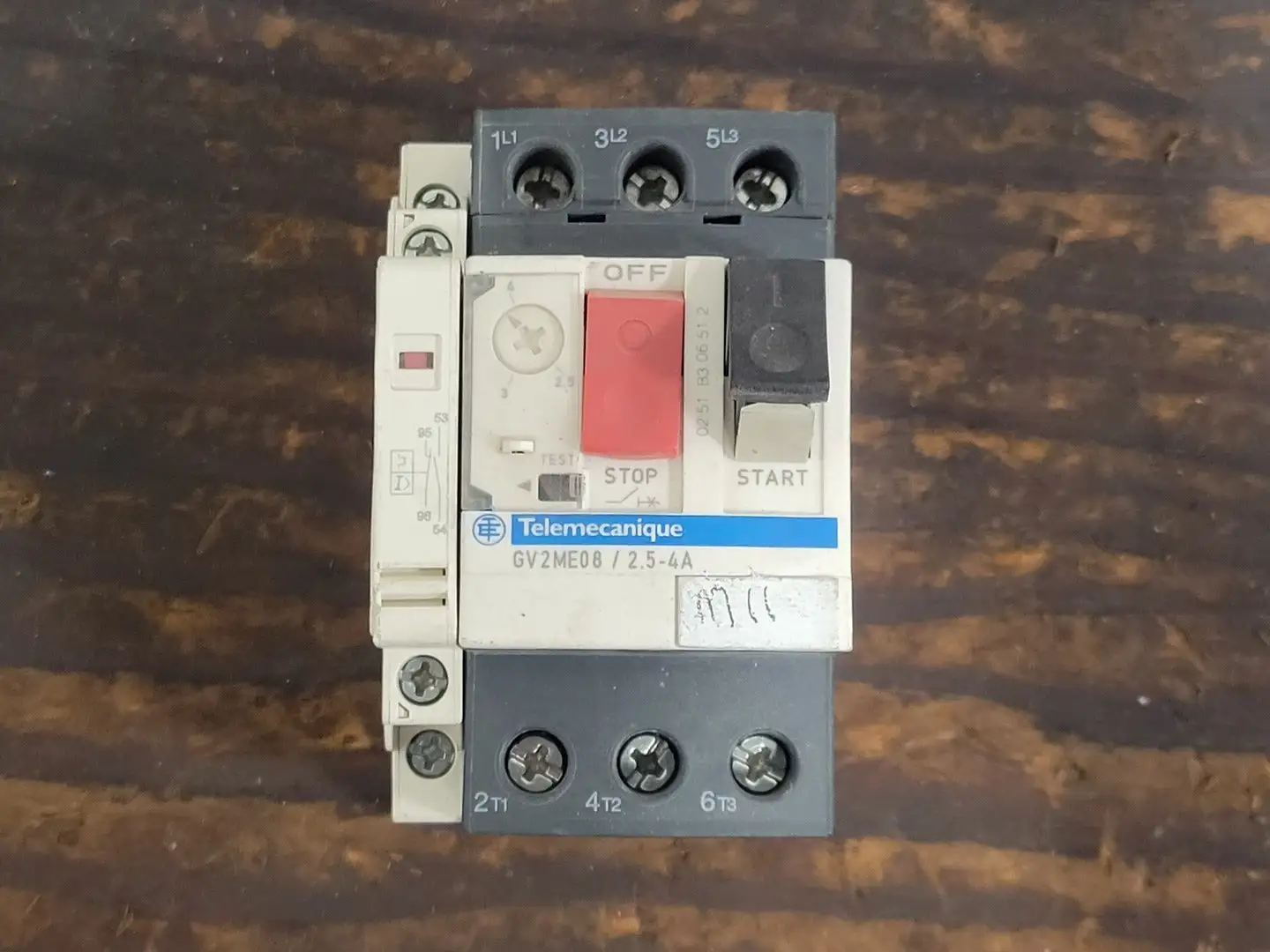 Used SCHNEIDER ELECTRIC GV2ME08 Switchgears British Columbia CA | Lenmark #242054