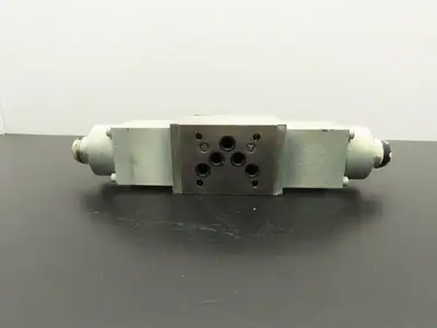 Mannesmann Rexroth 4WRA 10 W40-12/24NZ4/M-993-X Hydraulic Solenoid Valve 24VDC