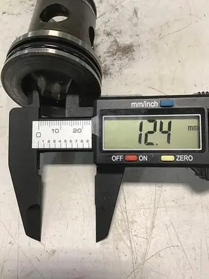 USED VICKERS 25-D10-30