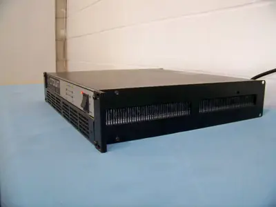 Crown COM-TECH 210 Power Amp / Amplifier