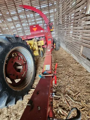 NEW HOLLAND FP230 chopper | Iron Listing (11)