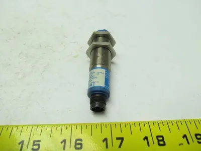 Wenglor Sensoric HD11VB2 Reflex sensor 100mm w/ background suppression 10-30VDC