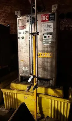 550 GALLON PRECISION IBC 304 STAINLESS STEEL CHAMICAL TANK TOTE