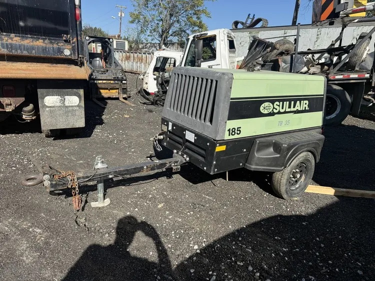 Used 2018 SULLAIR 185D AIR COMPRESSOR Air Compressors, Portable Minnesota US | Carco Truck & Equipment #1514105