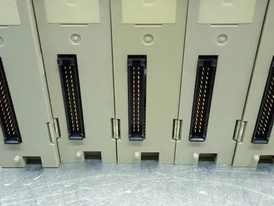 USED OMRON C200HOD212