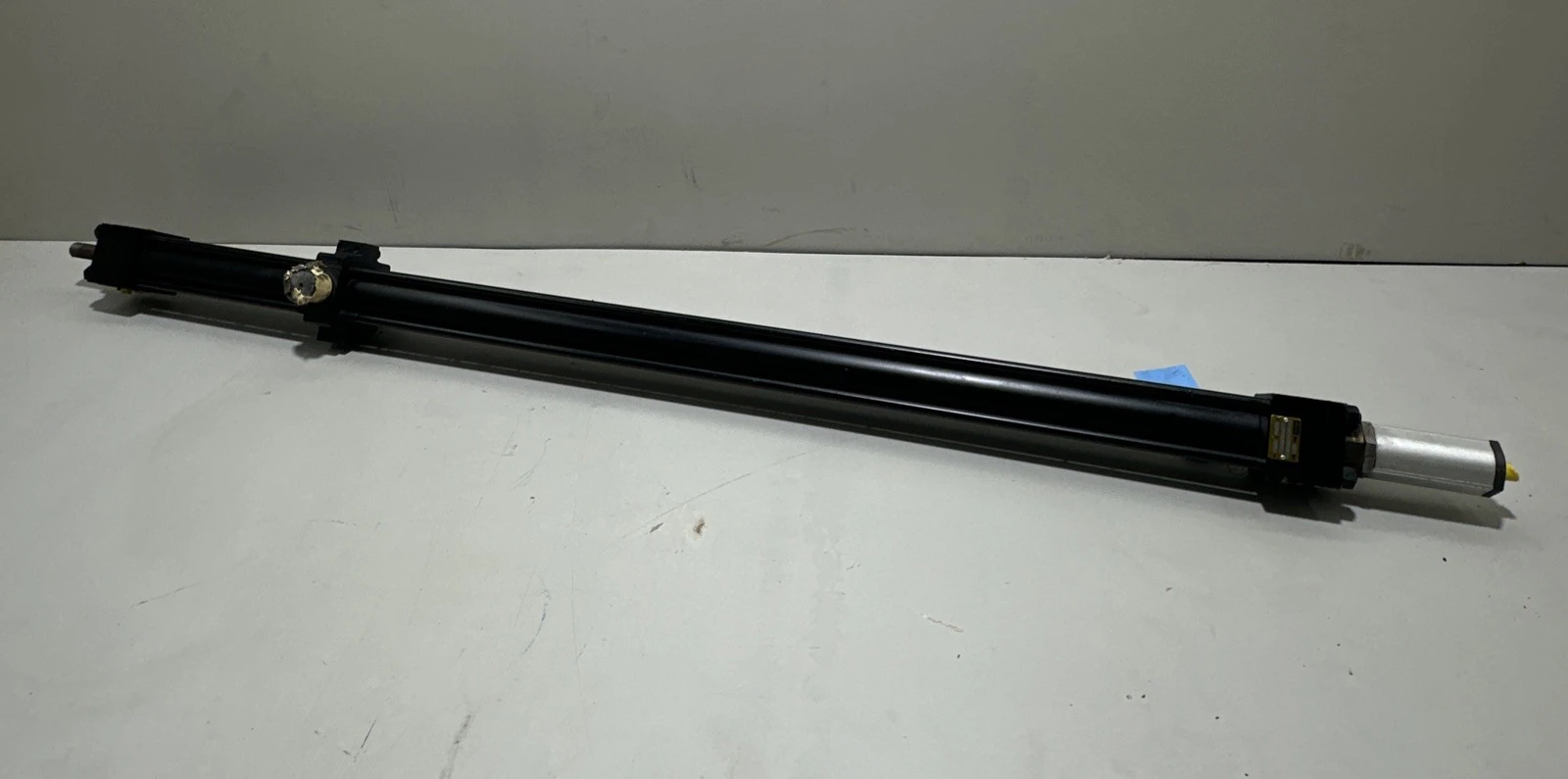 Used Parker DD-2HXUS23MC Cylinders Indiana US | J&J Industrial Supply #1309869