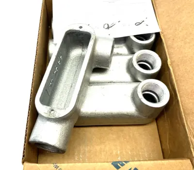 New | in-Stock Eaton Crouse-Hinds Condulet Form 8 Conduit Outlet Body LL Shape 3/4" 5-PACK Electrical Fittings Michigan US | Maverick Industrial Sales #1509693