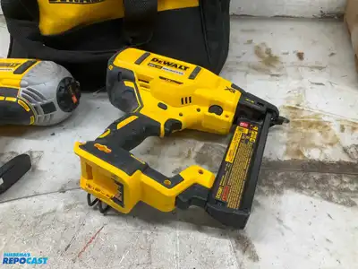 DeWalt 20V Brushless 30 Degree Framing Nailer and 18 Gauge Narrow Crown Stapler with Case