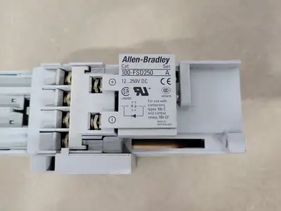 USED ALLEN-BRADLEY 100-C12Z*01