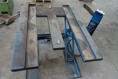 USED HYMO SCISSORLIFT 1 TON