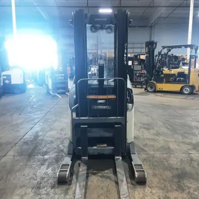USED 2016 CROWN RR5725-45