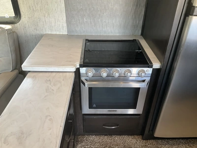 Used 2018 MOMENTUM 395M Campers, Caravans, Motorhomes Michigan US | Miedema Asset Management Group #1334425
