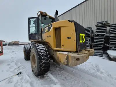 USED 2010 CATERPILLAR 930H