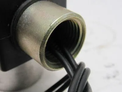 Honeywell 71395SN1ENJ1 250 PSI 120V Solenoid Valve