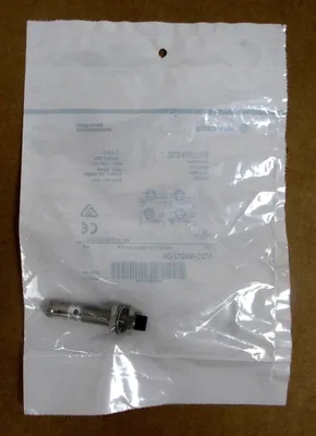 NEW ALLEN BRADLEY 872C-N4Q12-D4 PROXIMITY SENSOR 872CN4Q12D4 SERIES C