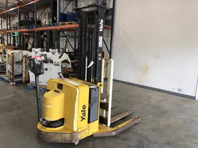 USED 2002 YALE MSW040LE