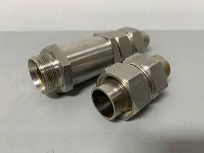 USED SWAGELOK SS-16C-1 STAINLESS STEEL CHECK VALVE 1 PSI W/ 1" COMPRESSION FITTINGS